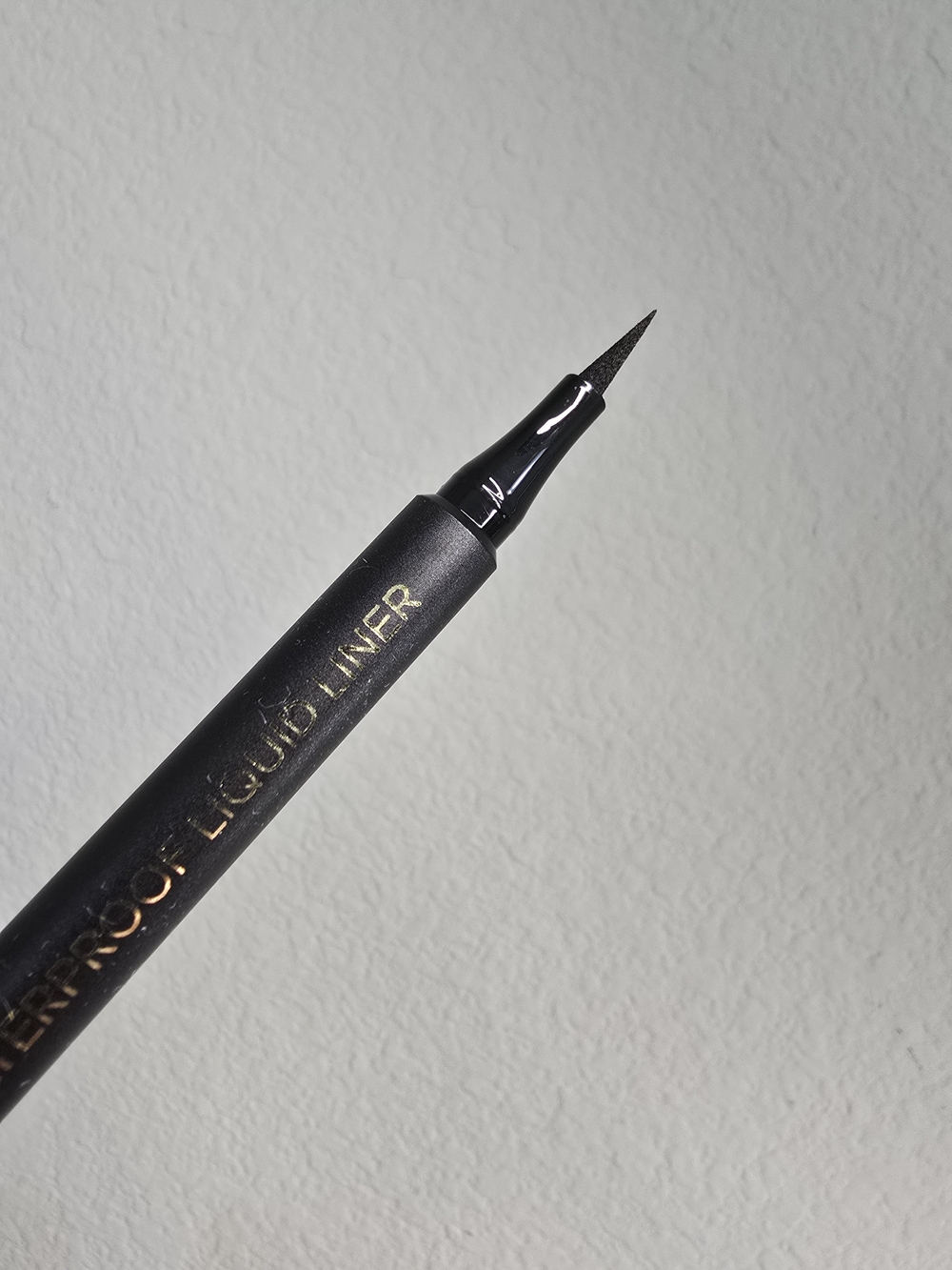 Waterproof Black Liquid Eyeliner - Smooth Precision